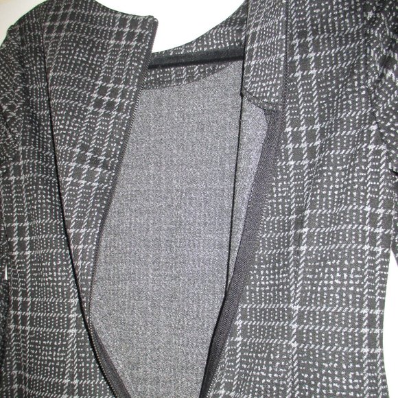 CALVIN KLEIN BLACK & WHITE BELL SLEEVE DRESS NWT - Picture 8 of 11